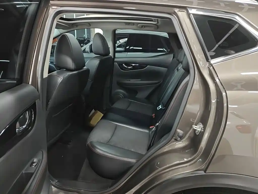 Nissan Qashqai — миниатюра 17