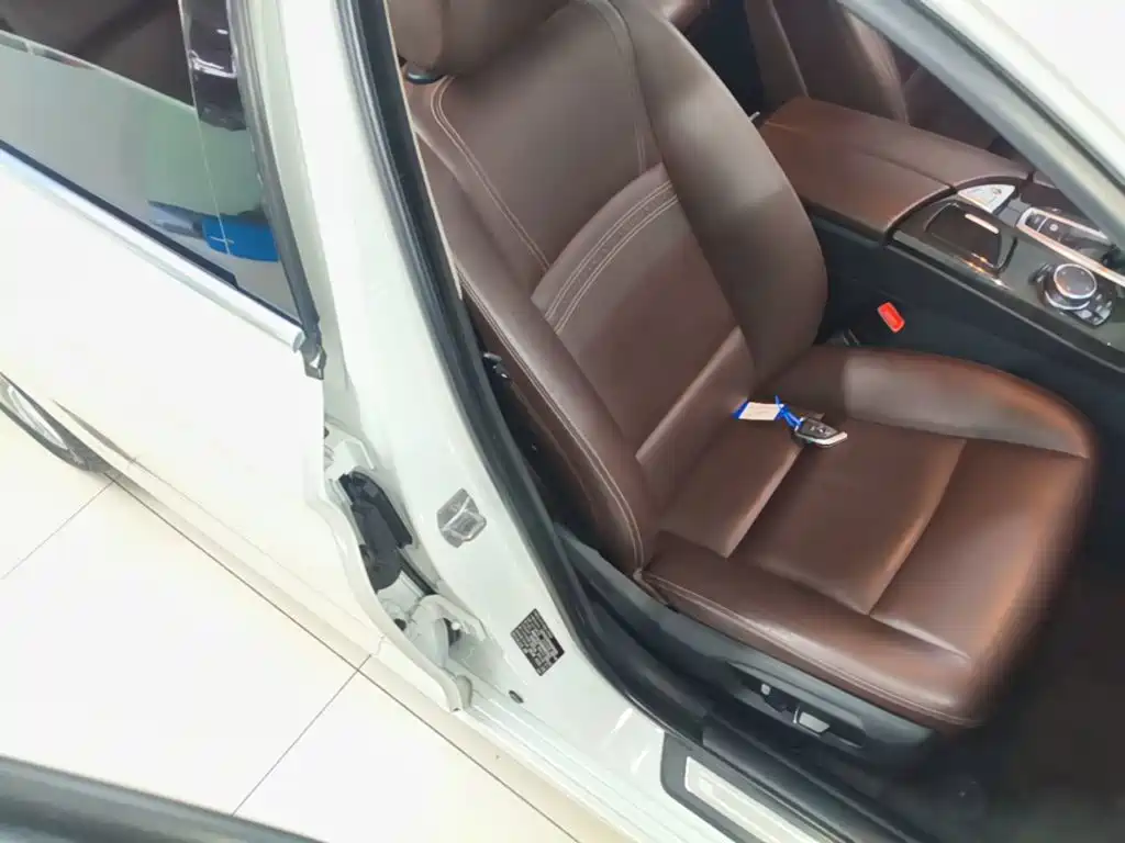BMW 5 Series — миниатюра 25