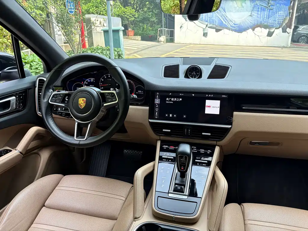 Porsche Cayenne — миниатюра 18