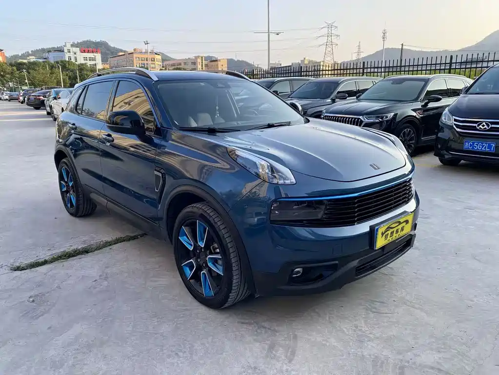 Lynk & Co 01 — миниатюра 2