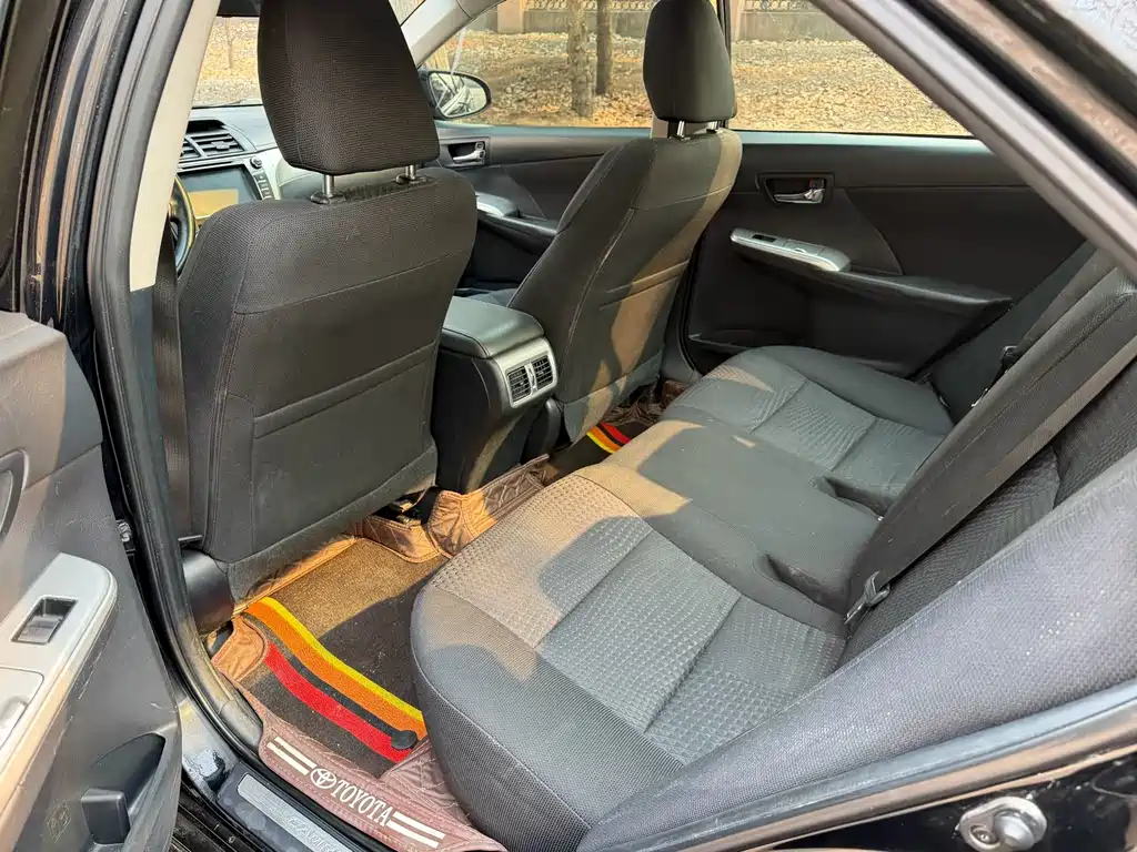 Toyota Camry — миниатюра 12