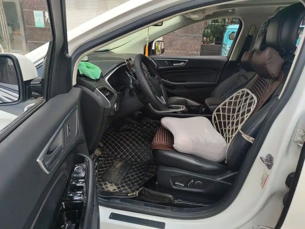 Ford Edge — миниатюра 12