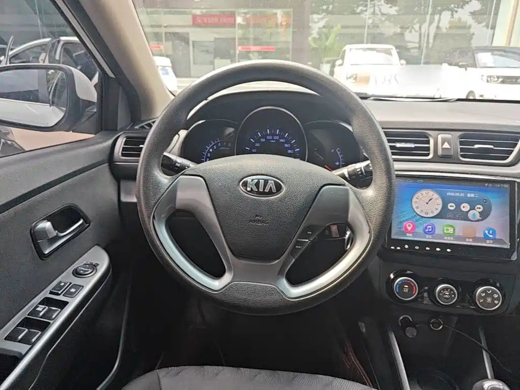 Kia K2 — миниатюра 11