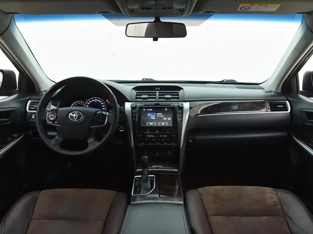 Toyota Camry — миниатюра 13