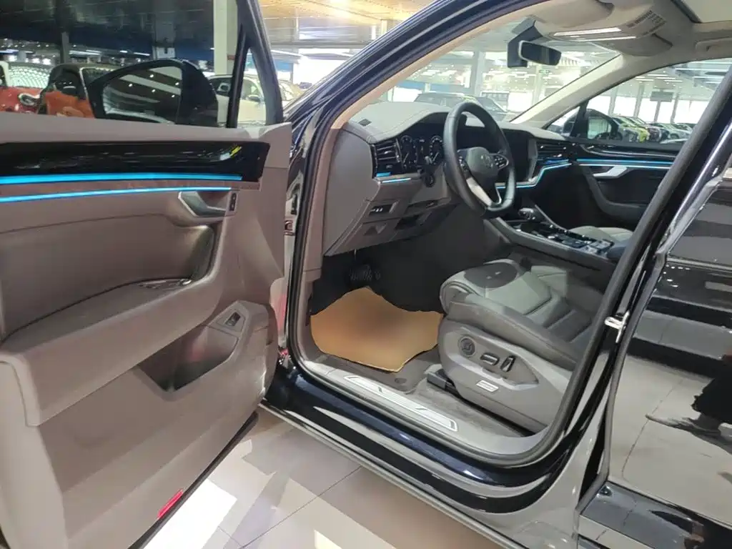 Volkswagen Touareg — миниатюра 16