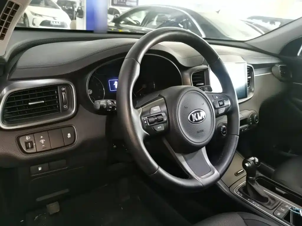 Kia Sorento — миниатюра 10