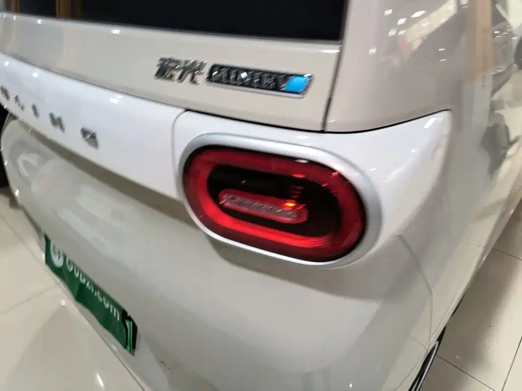 Wuling MINIEV — миниатюра 8