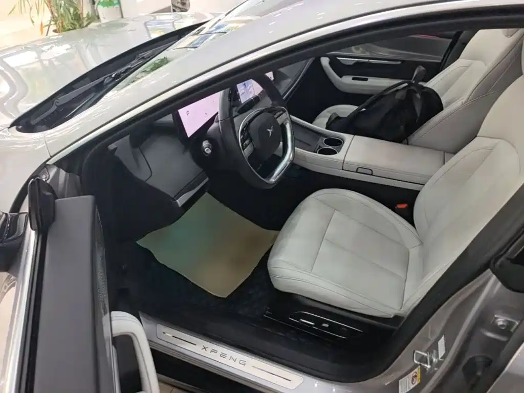 XPeng P7 — миниатюра 16
