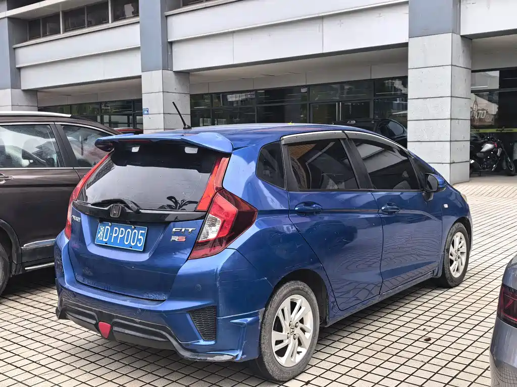 Honda Fit — миниатюра 4