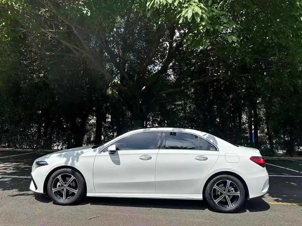 Mercedes-Benz A-Class — миниатюра 11