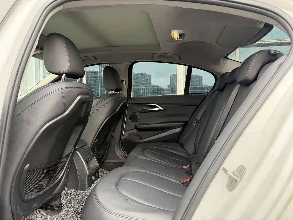 BMW 1 Series — миниатюра 11