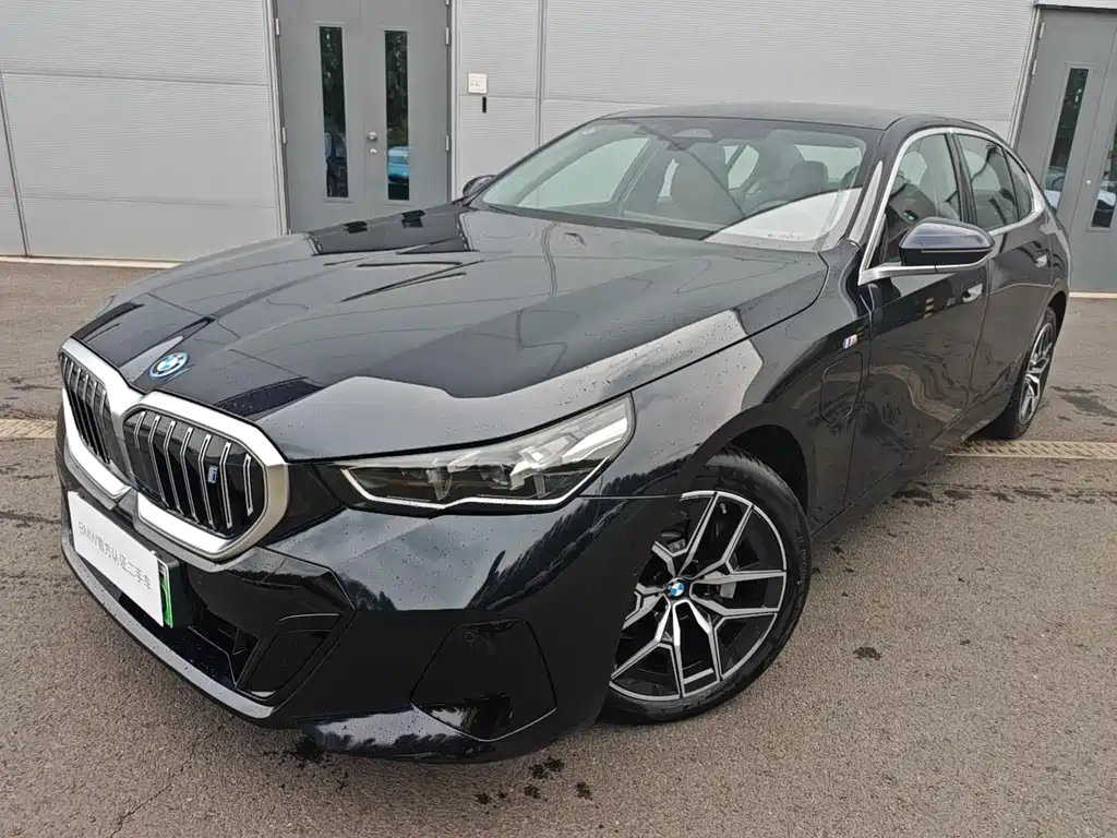 BMW i5
