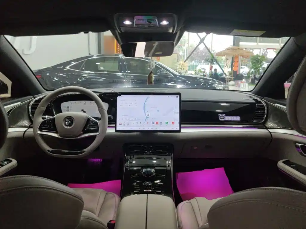 BYD Han — миниатюра 10