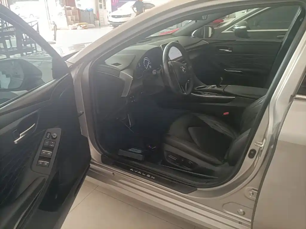 Toyota Avalon — миниатюра 16