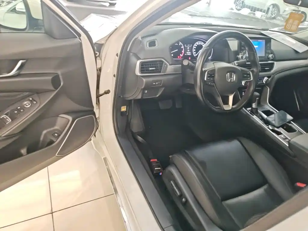 Honda Accord — миниатюра 16