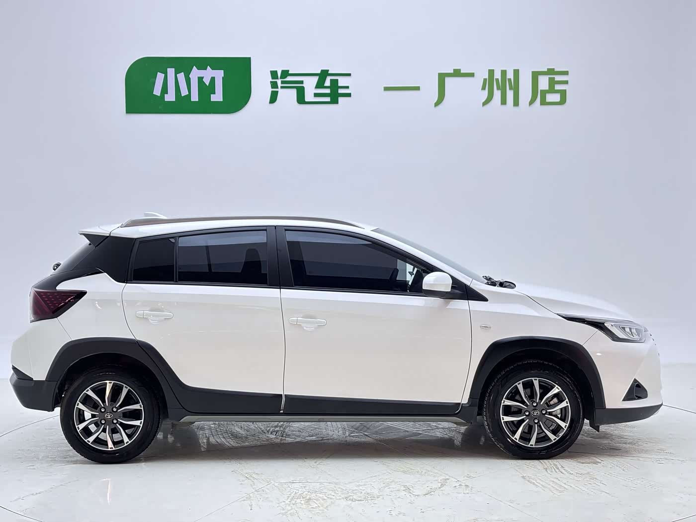 Toyota YARiS L Zhi Xuan 1.5 л 2022 г. Белый, пробег 13000 км