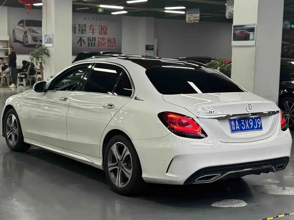 Mercedes-Benz C-Class — миниатюра 9