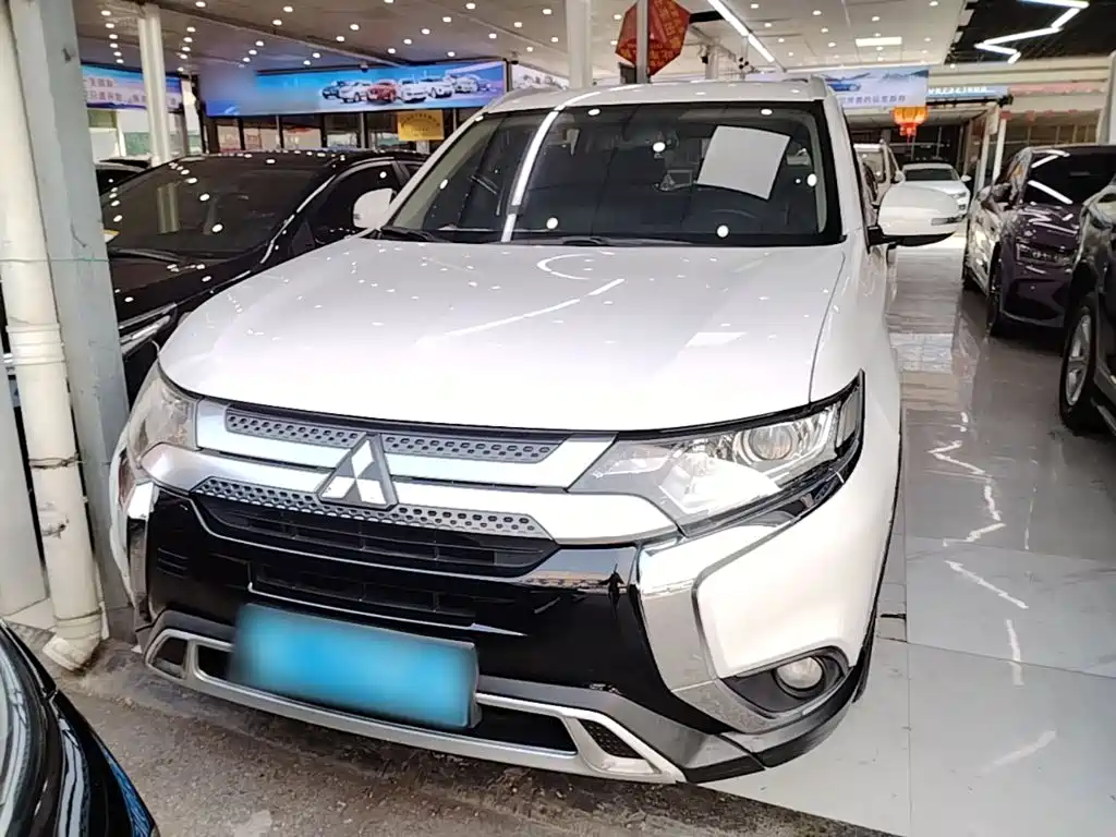 Mitsubishi Outlander — миниатюра 3