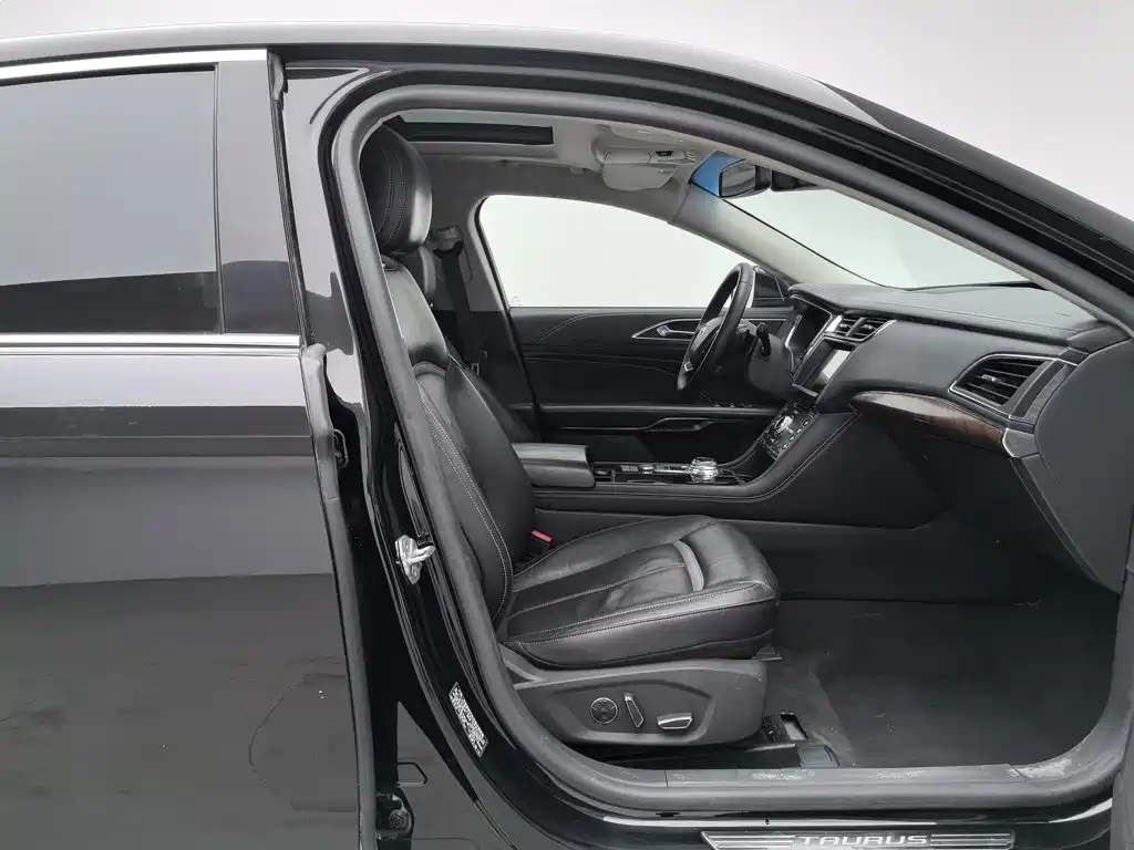 Ford Taurus — миниатюра 23