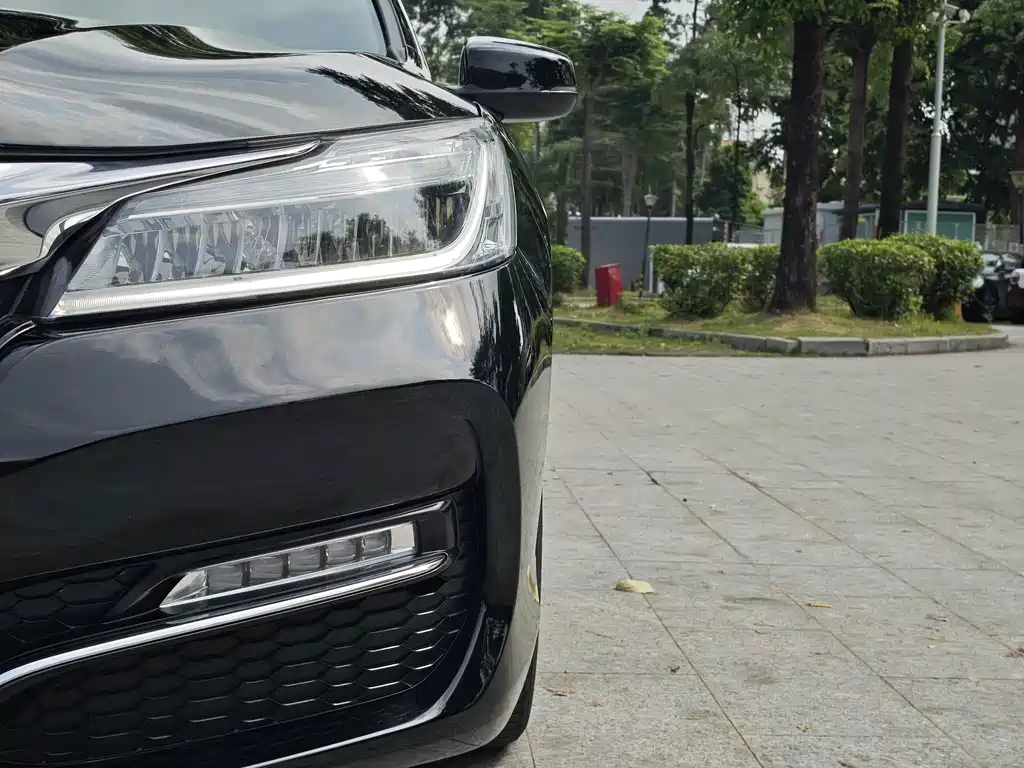 Honda Accord — миниатюра 8