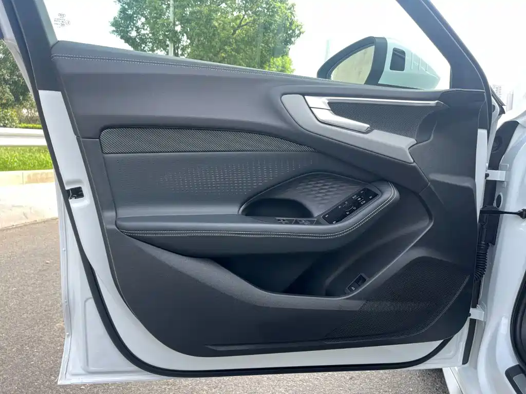 Audi A5L — миниатюра 12