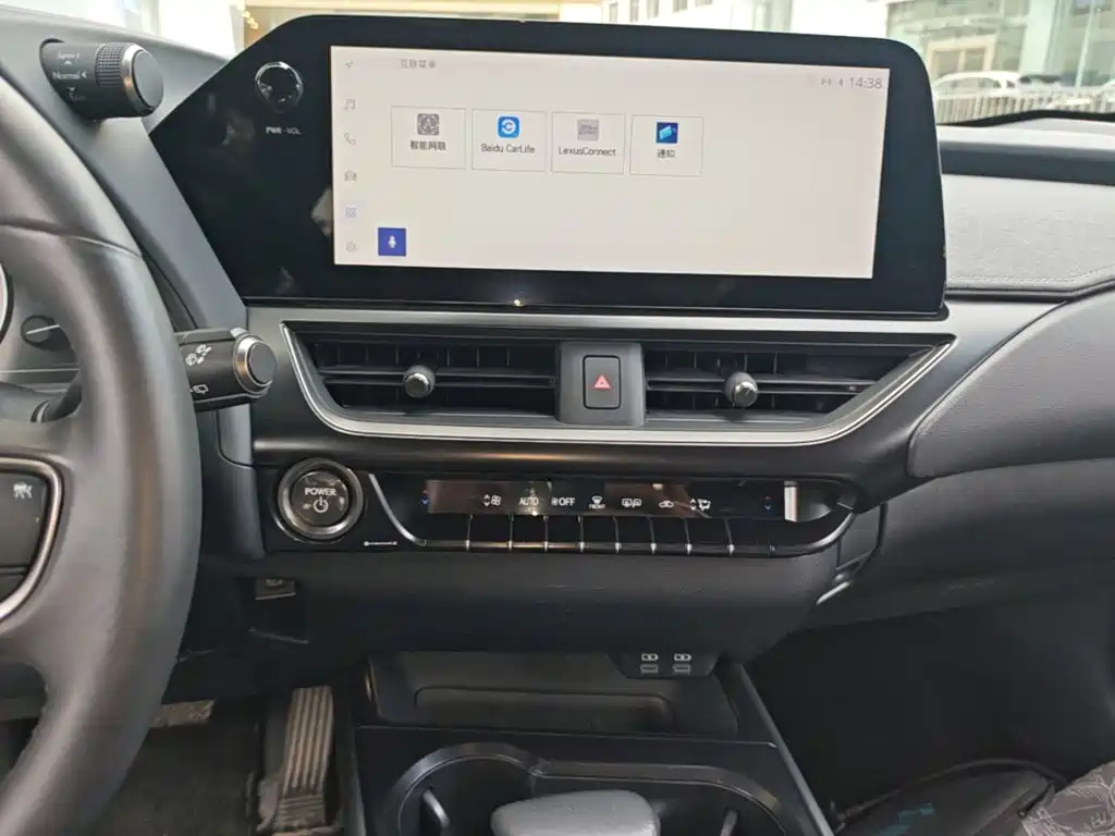 Lexus UX — миниатюра 18