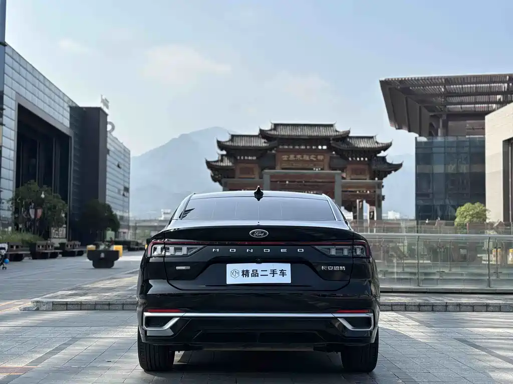 Ford Mondeo — миниатюра 8