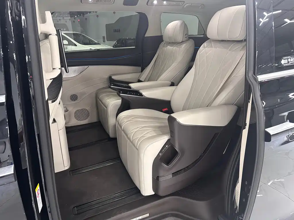 Denza D9 2025 DM-i Smart Drive 1020 Flagship