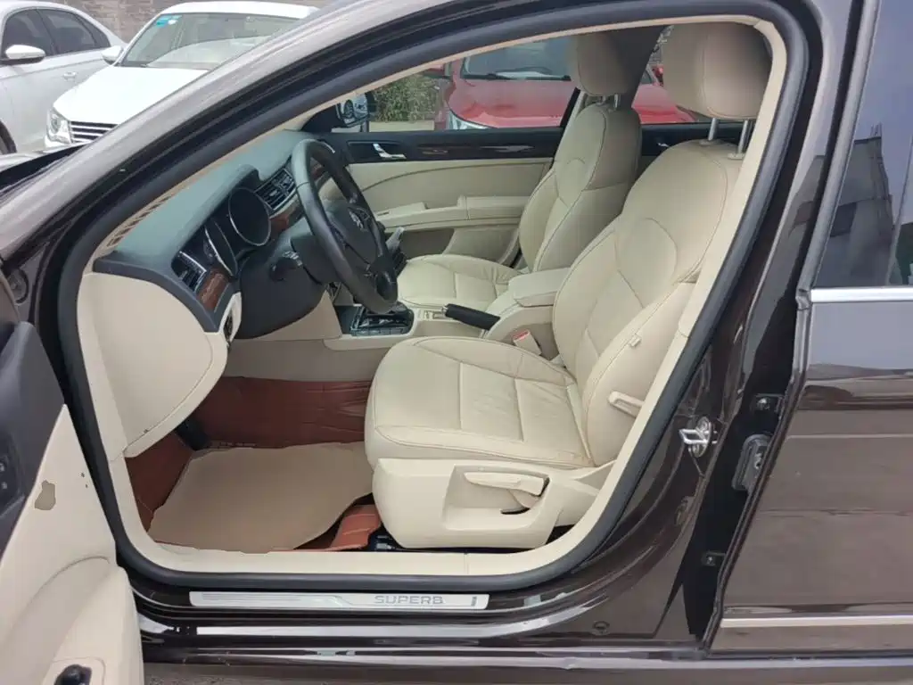 Skoda Superb — миниатюра 15