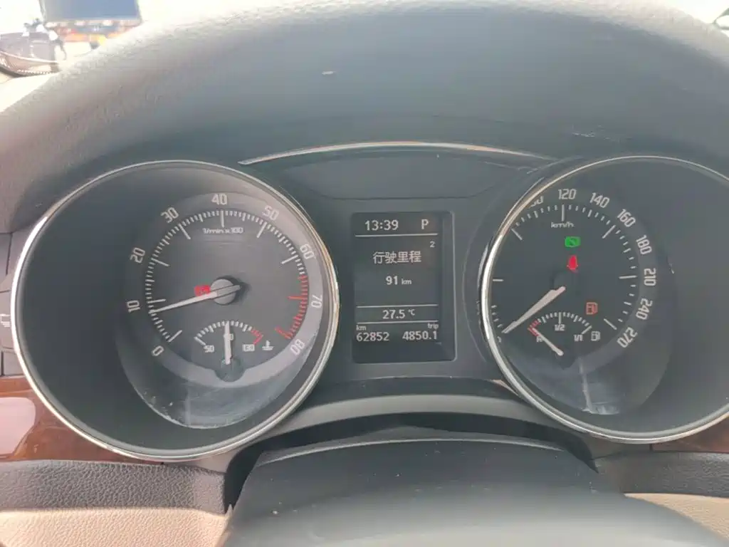 Skoda Superb — миниатюра 12