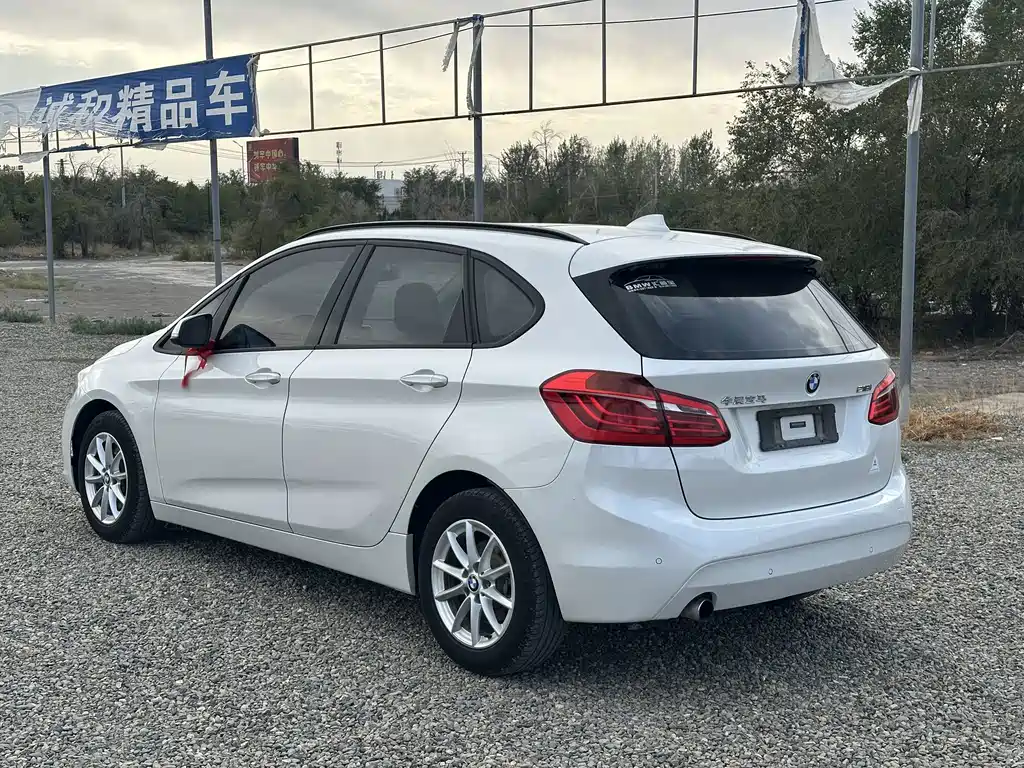 BMW 2 Series Active Tourer — миниатюра 7