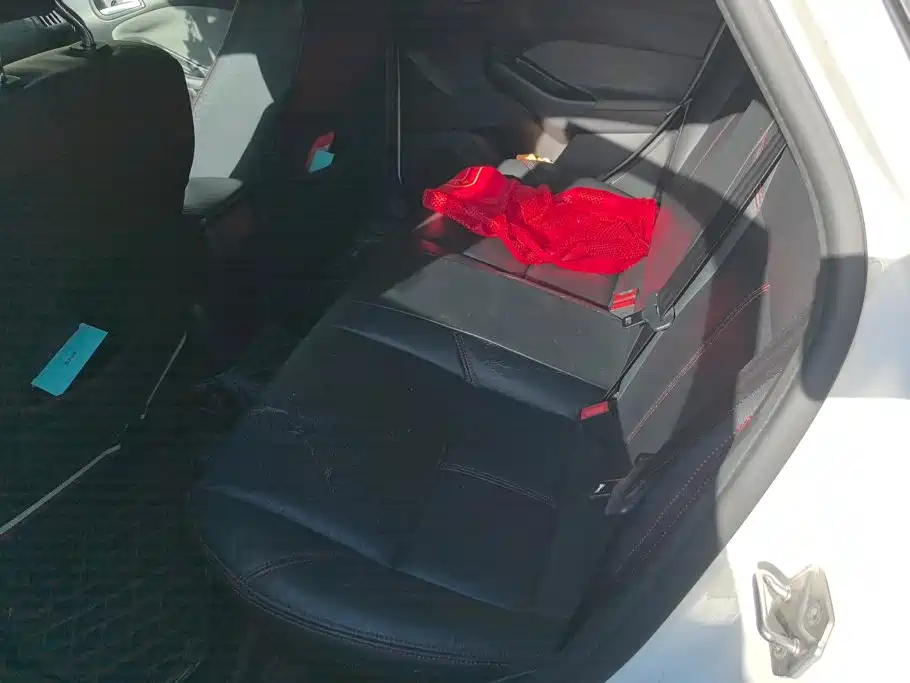 Ford Focus — миниатюра 11