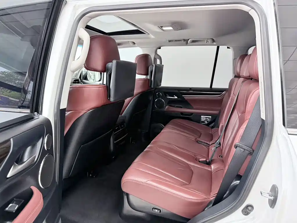 Lexus LX — миниатюра 8