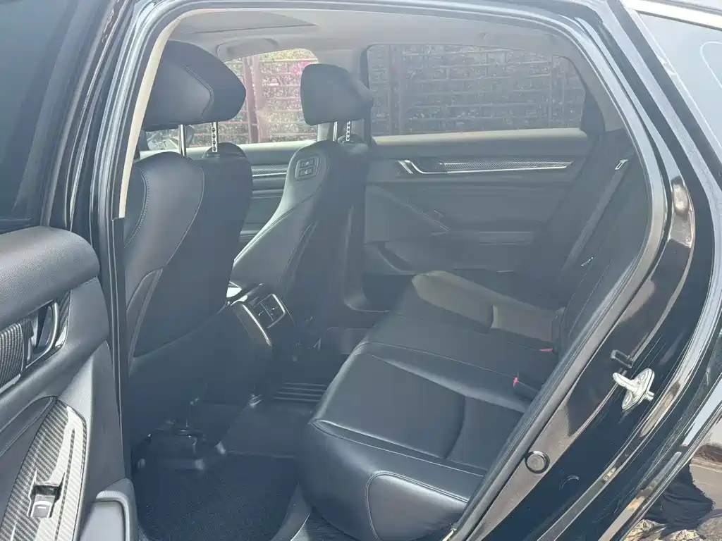 Honda Accord — миниатюра 7