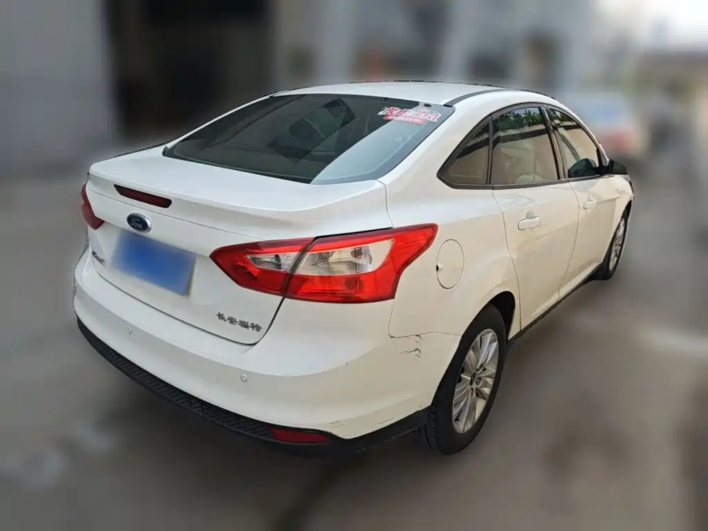 Ford Focus 2012 1.6L MT Comfort