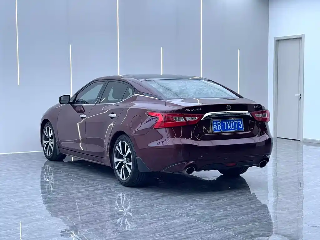 Nissan Cima — миниатюра 15