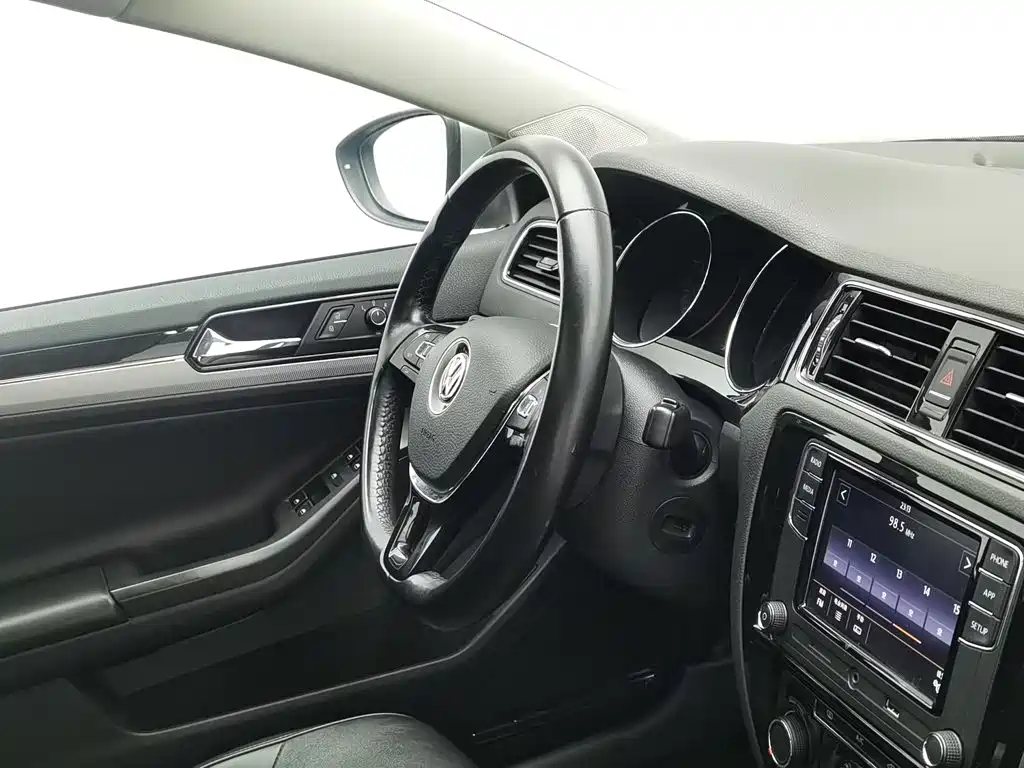 Volkswagen Sagitar — миниатюра 22