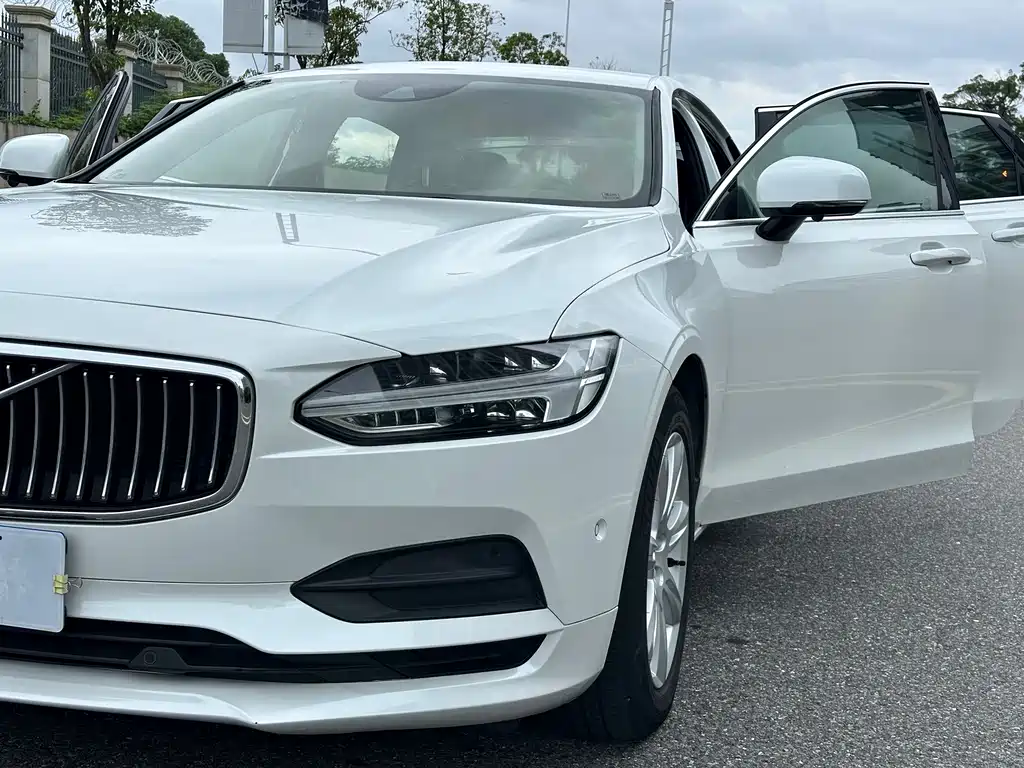 Volvo S90 — миниатюра 14