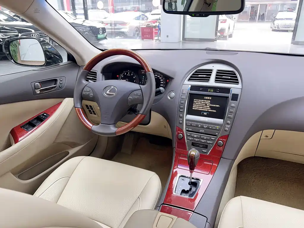 Lexus ES — миниатюра 21