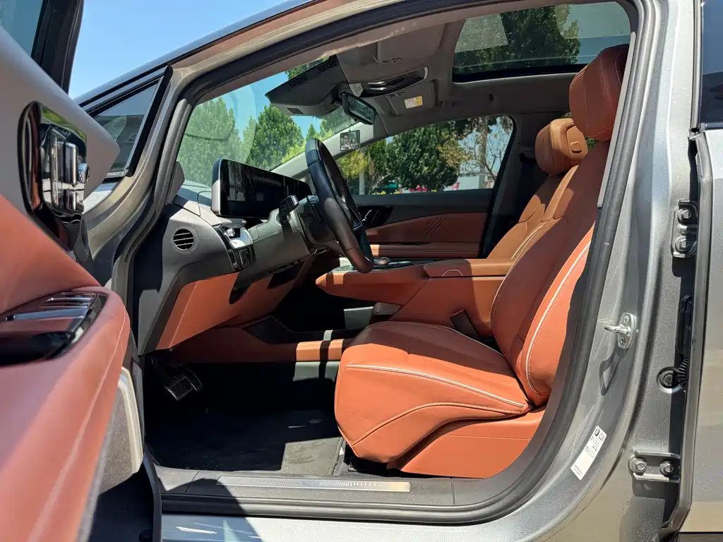 Cadillac IQ — миниатюра 9