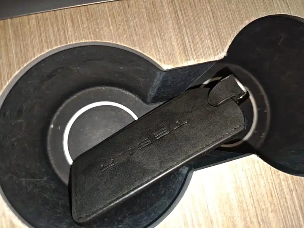 Tesla Model 3 — миниатюра 9
