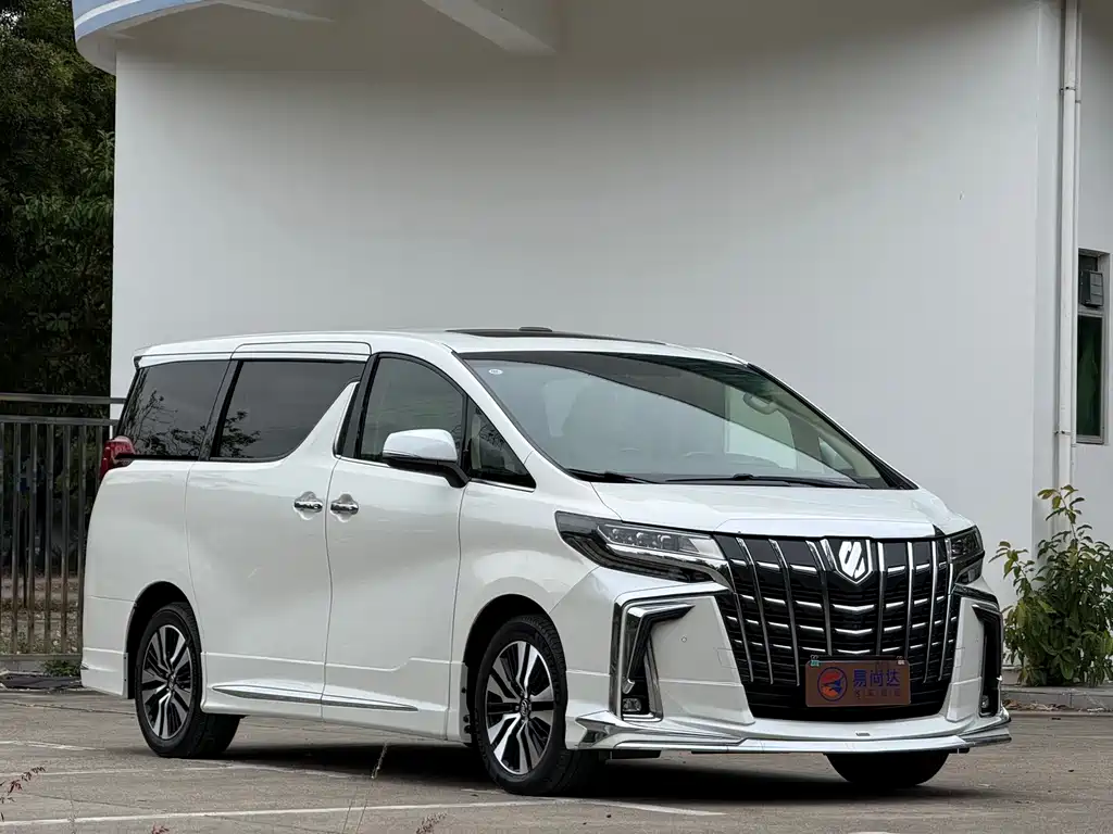 Toyota Alphard — миниатюра 3