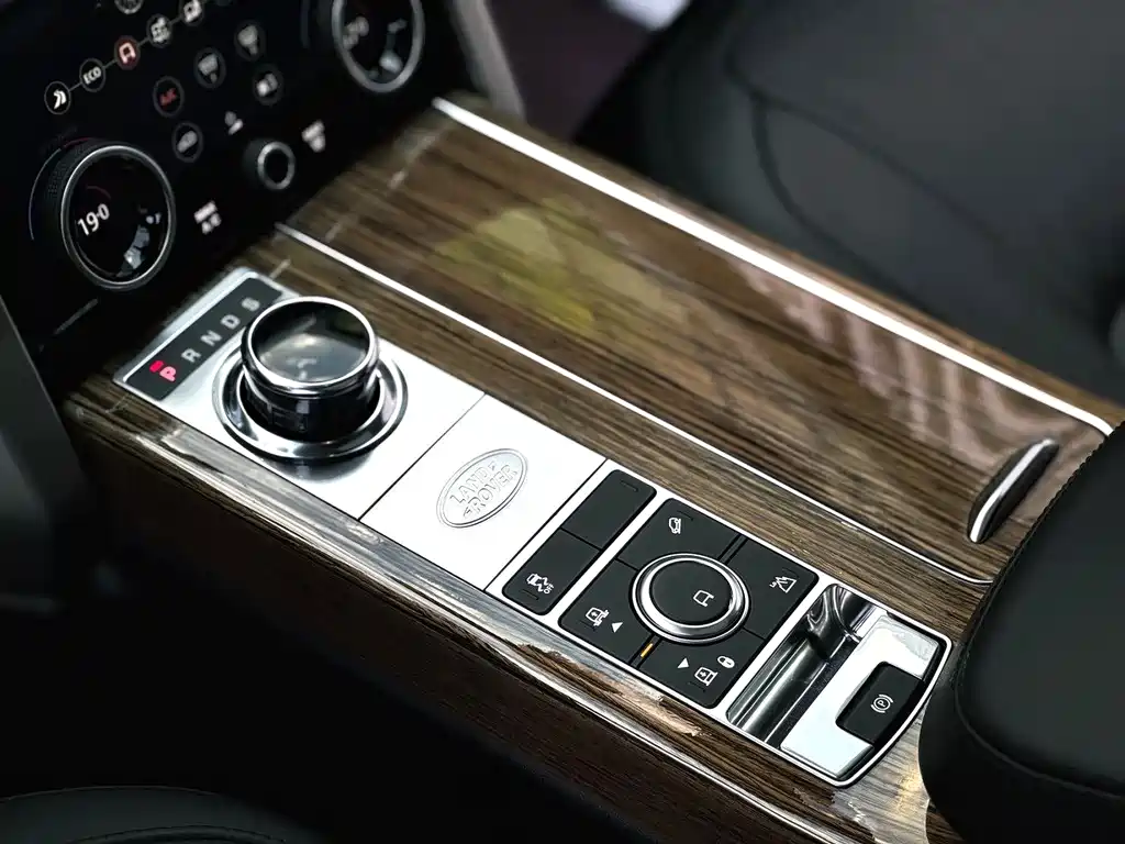 Land Rover Range Rover — миниатюра 9