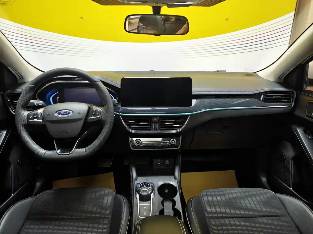 Ford Focus Hatchback EcoBoost 180 Auto Edge Trend Type, фото 13