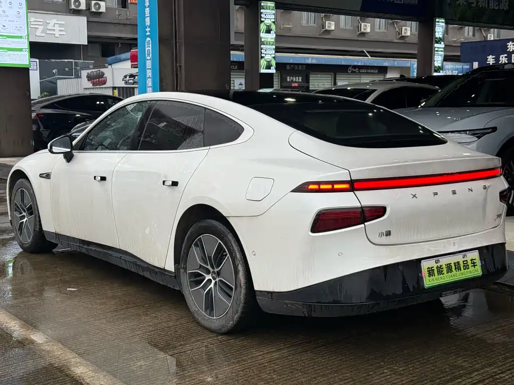 XPeng P7 — миниатюра 12