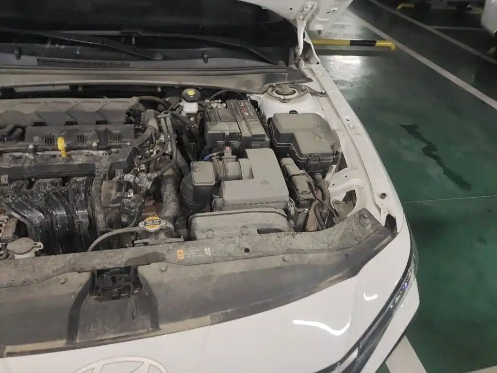 Hyundai Elantra — миниатюра 21