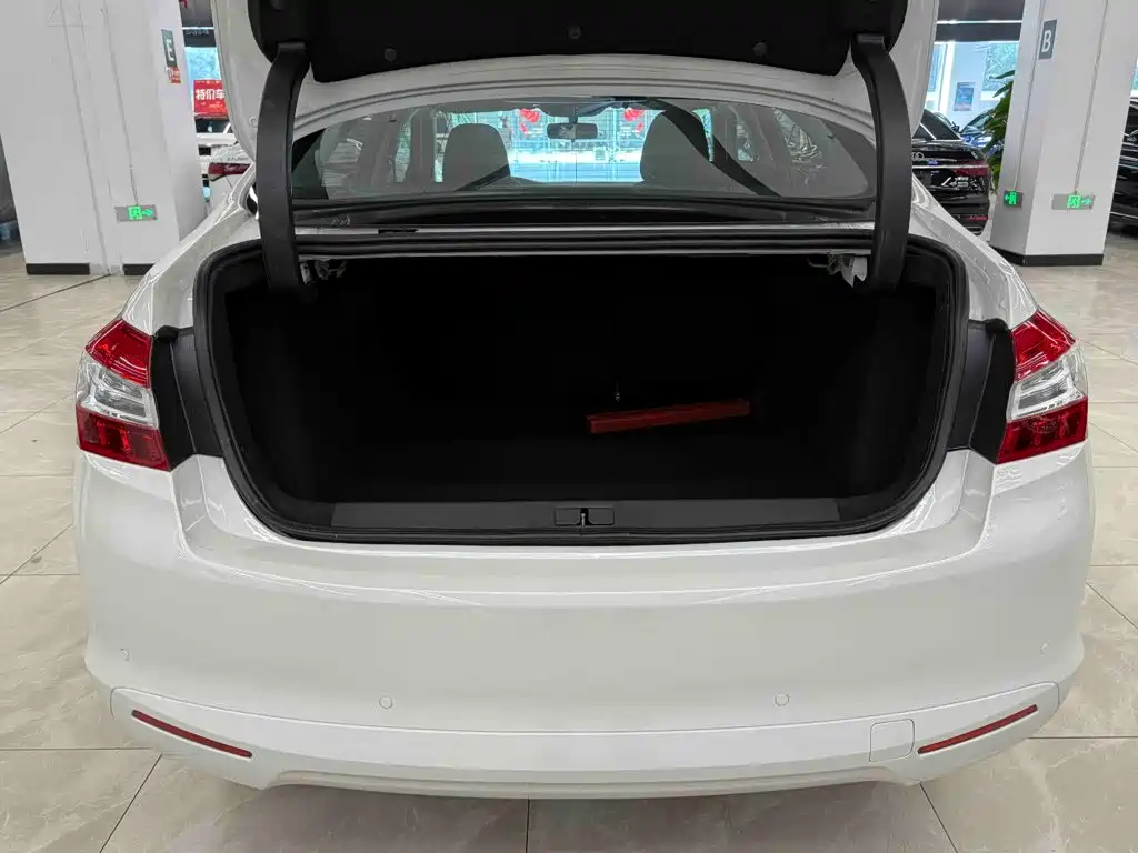 Peugeot 408 — миниатюра 17
