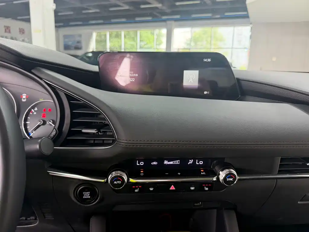 Mazda 3 Axela — миниатюра 11