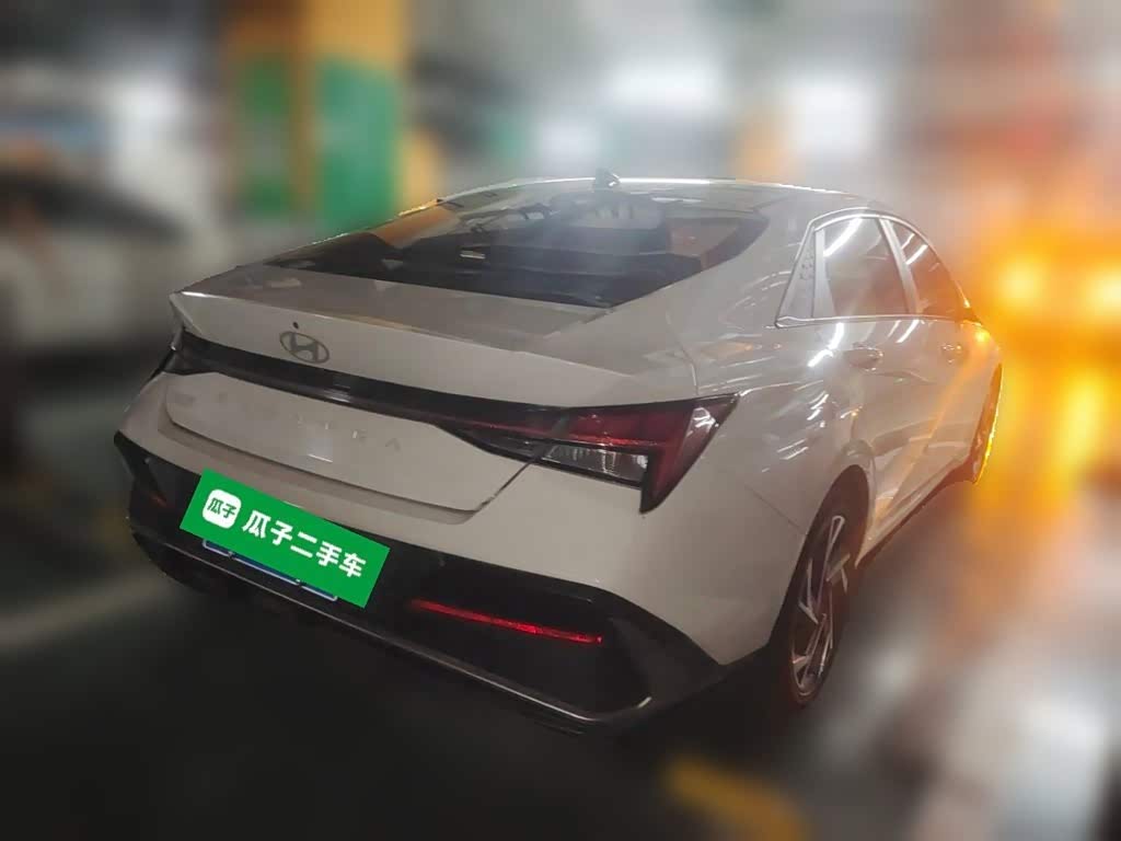 Hyundai Elantra 1.5 л 2024 г. Белый, пробег 20200 км
