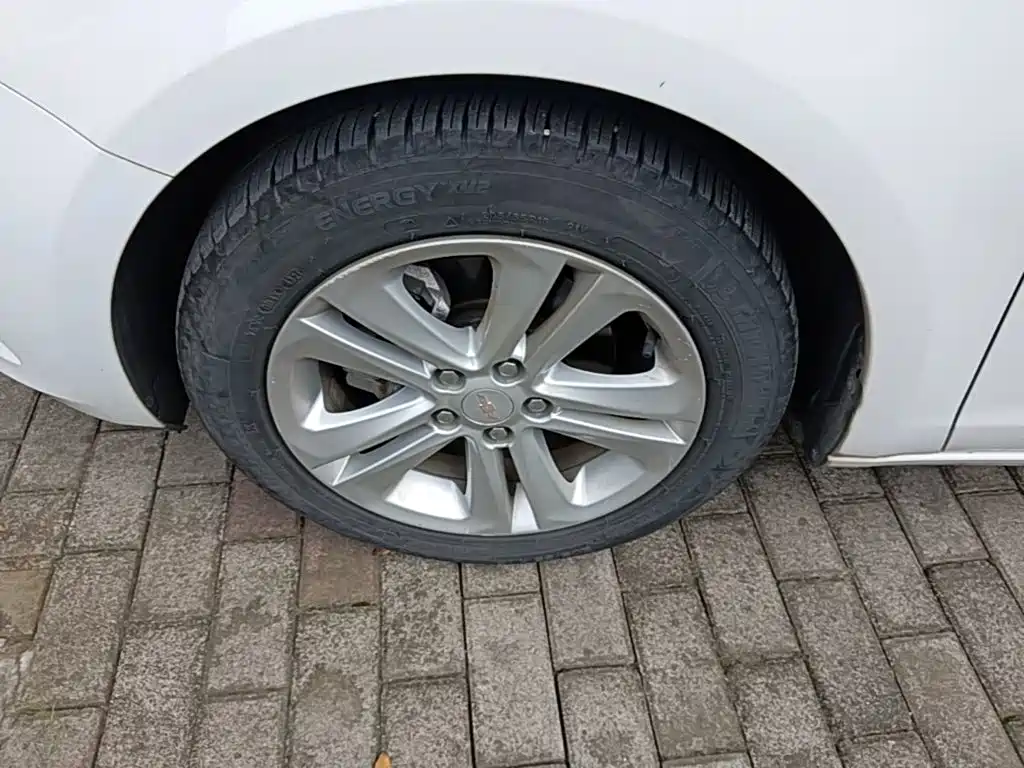Chevrolet Cruze — миниатюра 23